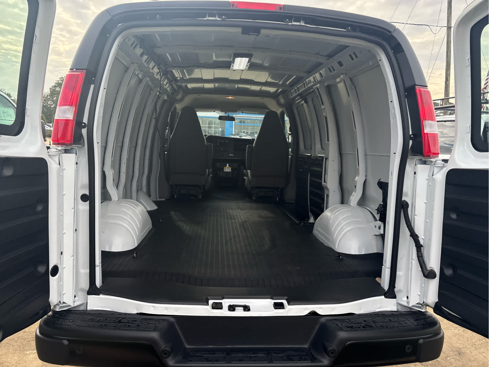 2025 Chevrolet Express Cargo 2500 WT