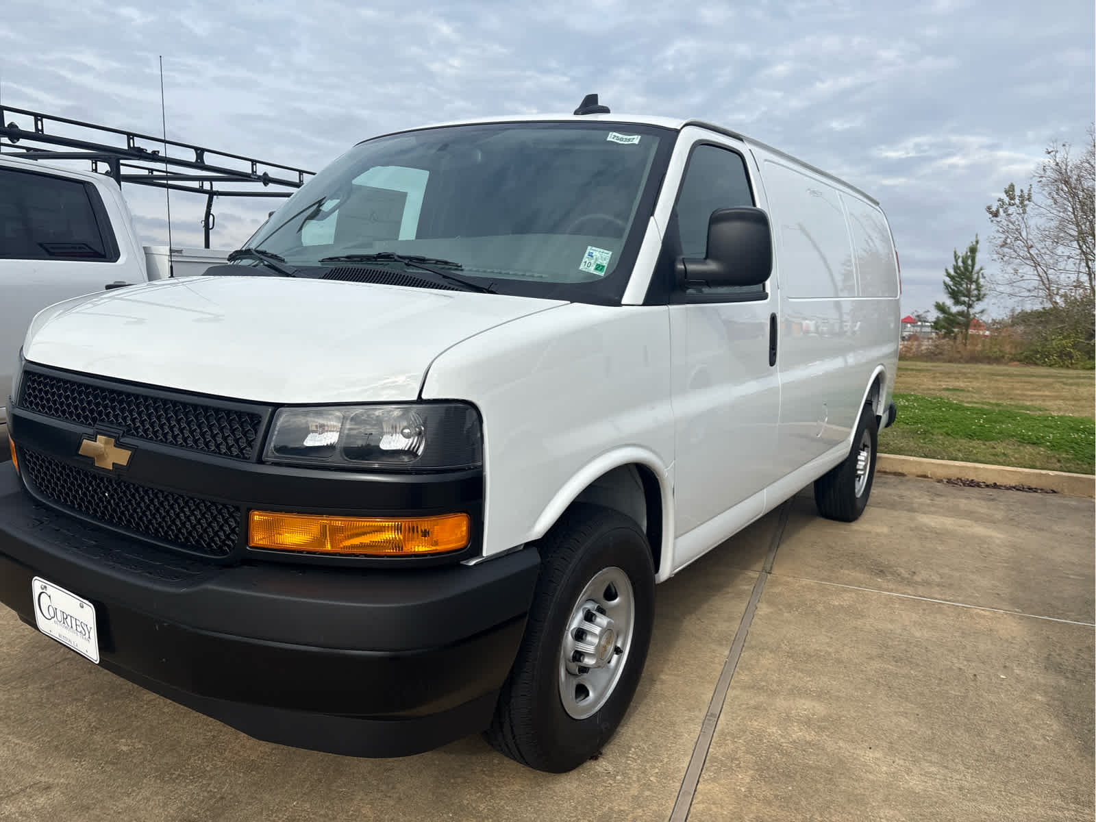 2025 Chevrolet Express Cargo 2500 WT