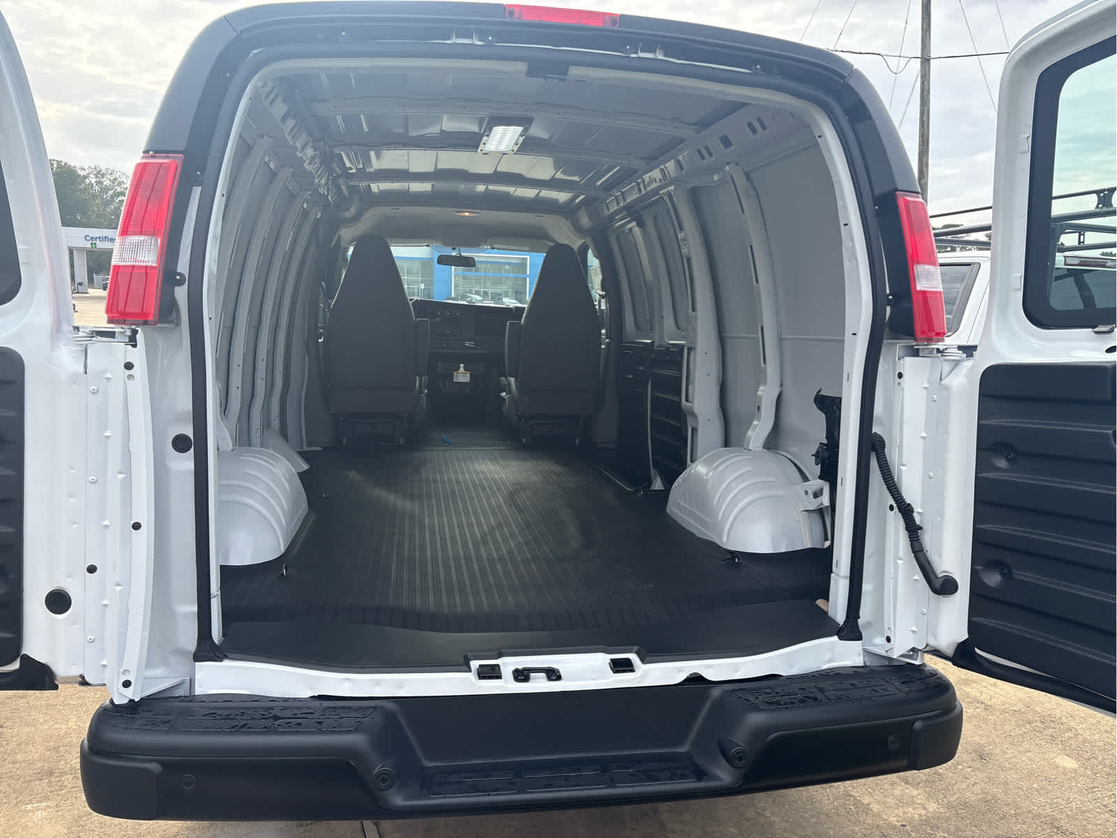 2025 Chevrolet Express Cargo 2500 WT