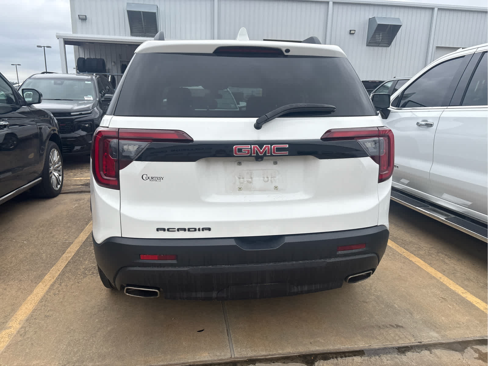 2023 GMC Acadia SLE