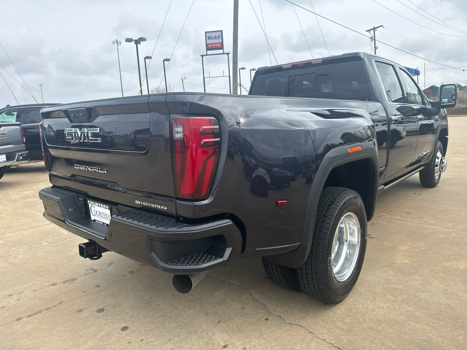 2026 GMC Sierra 3500 HD Denali Ultimate DRW