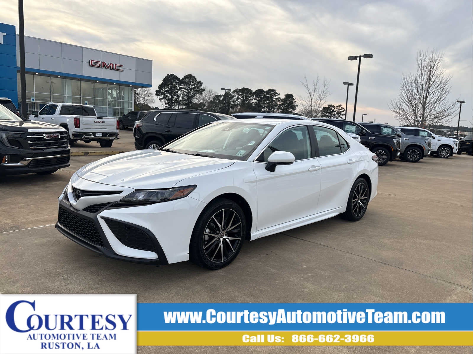 2024 Toyota Camry SE