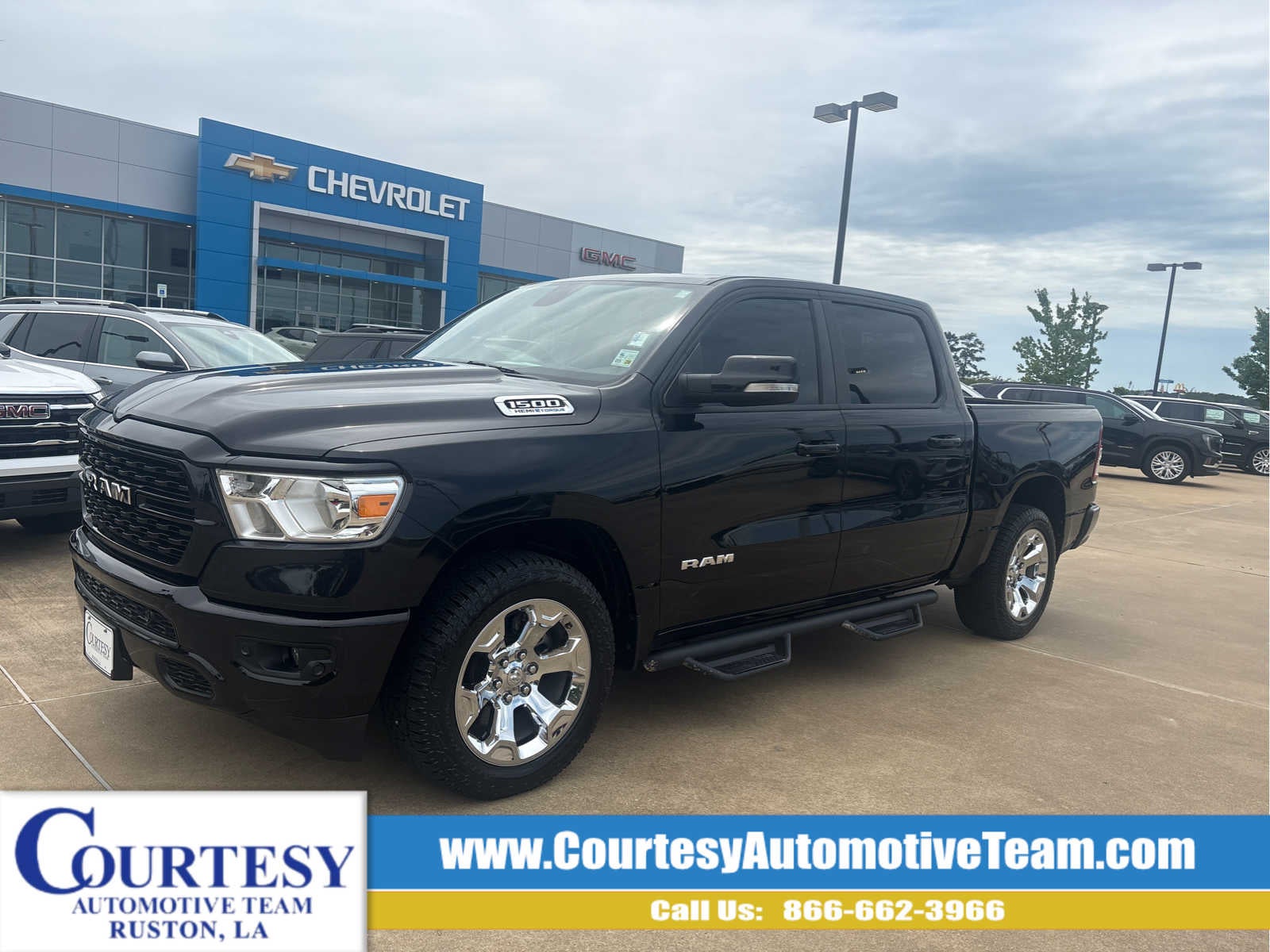 2022 RAM 1500 Big Horn/Lone Star 4x4 Crew Cab 5'7's photo