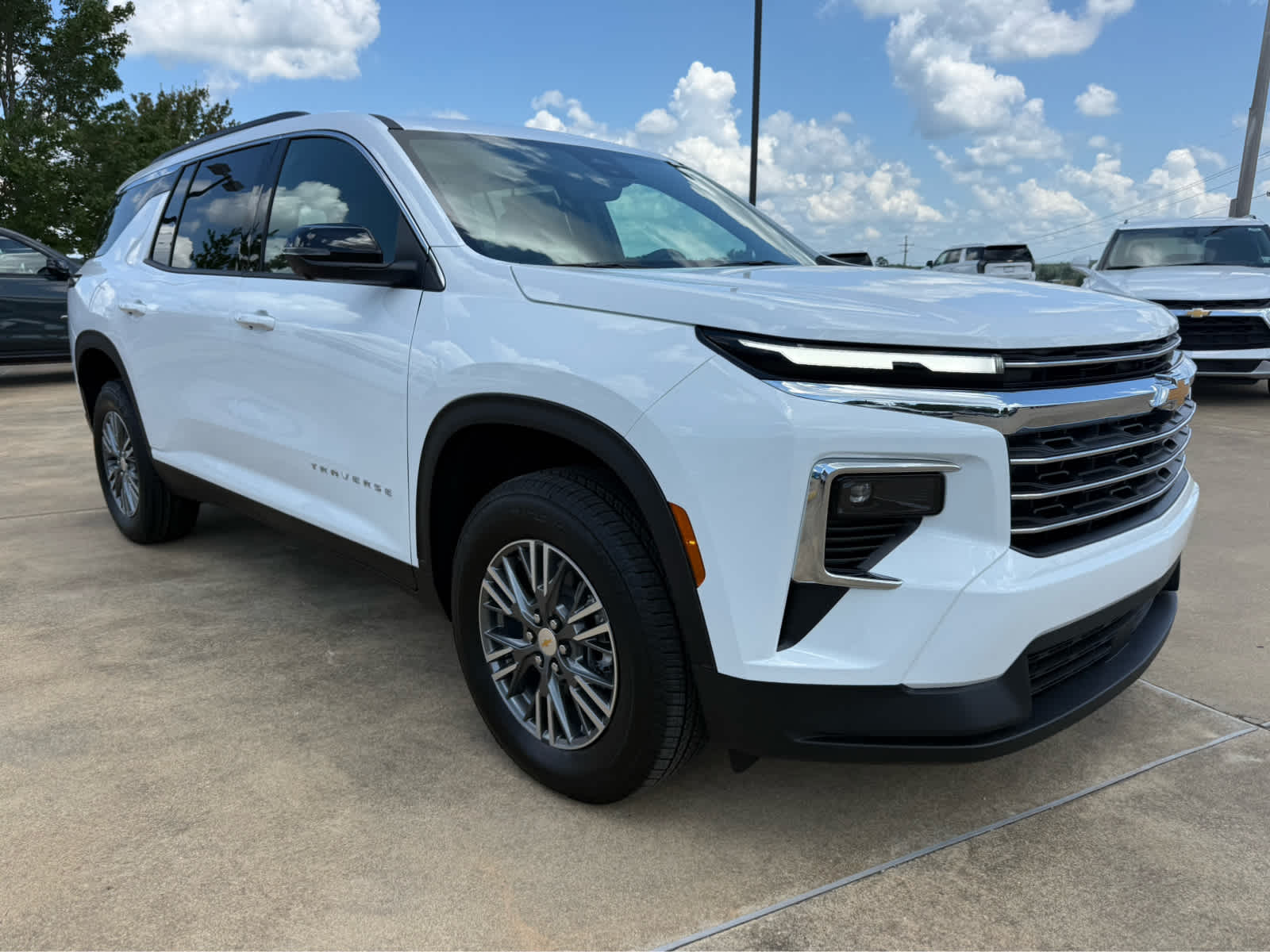 2026 Chevrolet Traverse LT