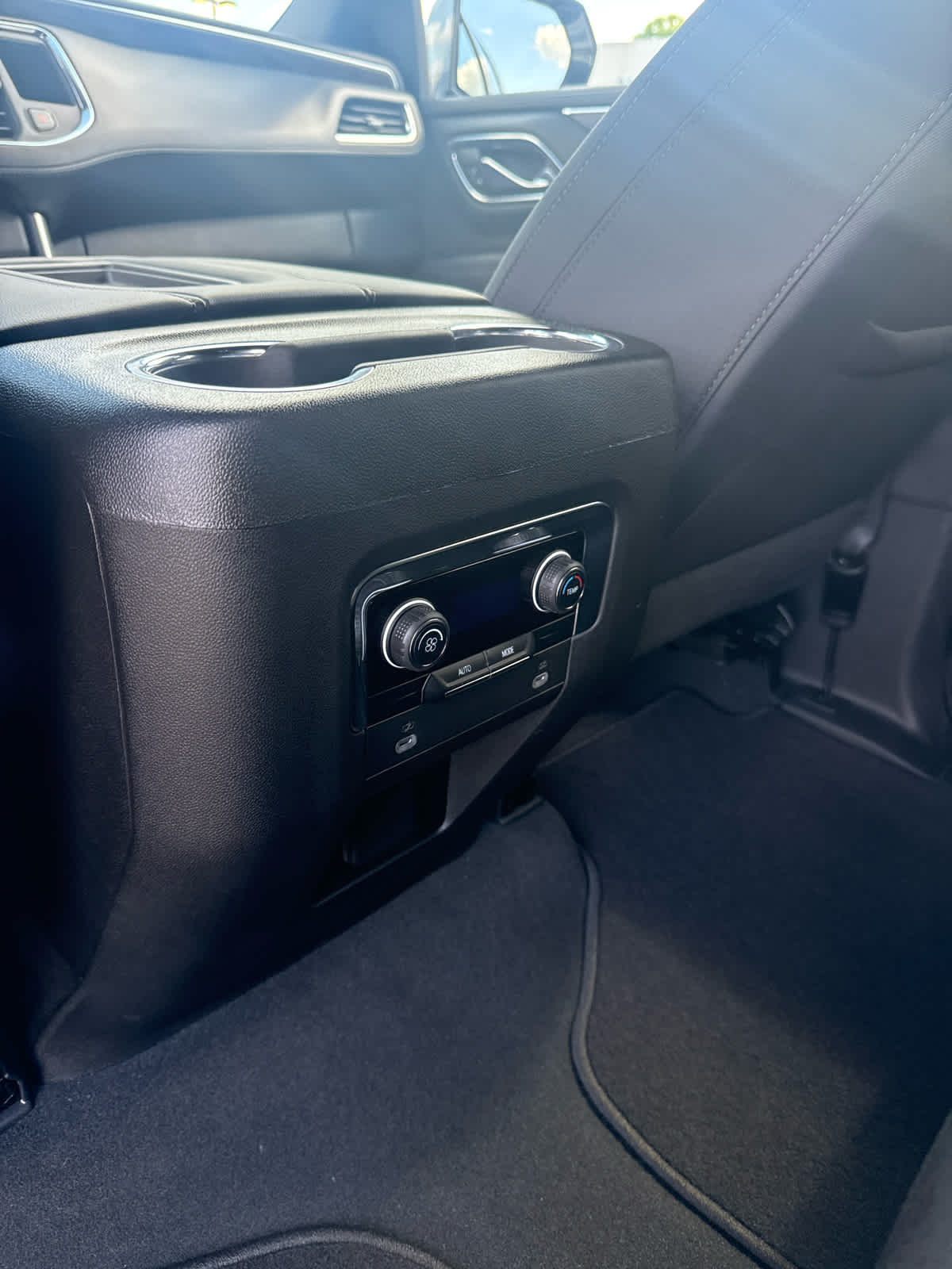 2023 Chevrolet Suburban LS