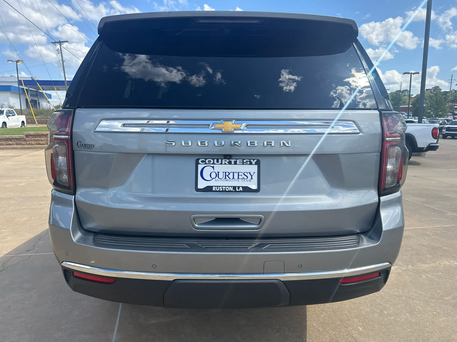 2023 Chevrolet Suburban LS