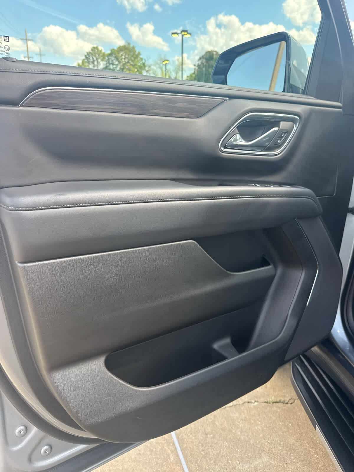 2023 Chevrolet Suburban LS