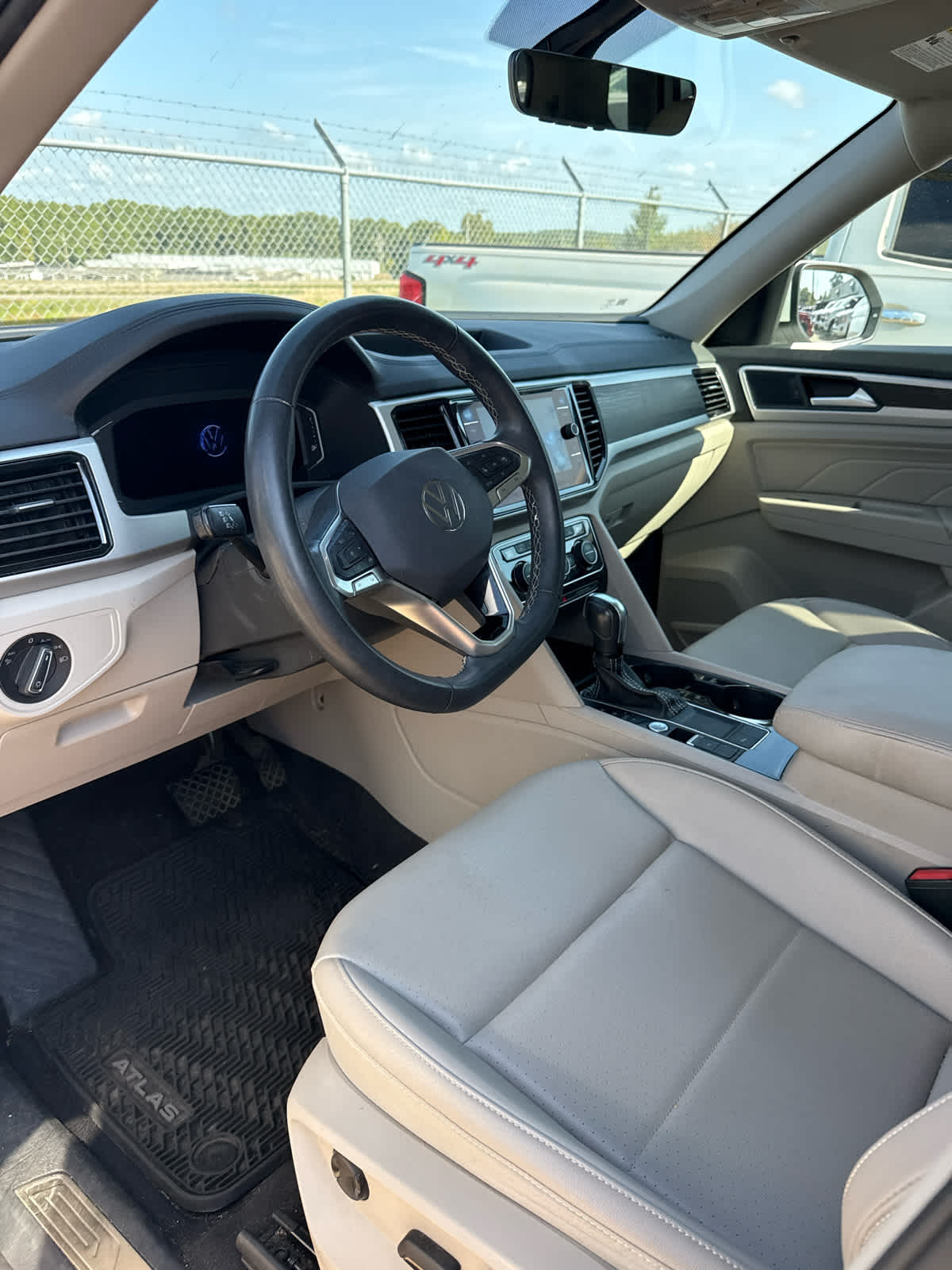 2022 Volkswagen Atlas 2.0T SE w/Technology