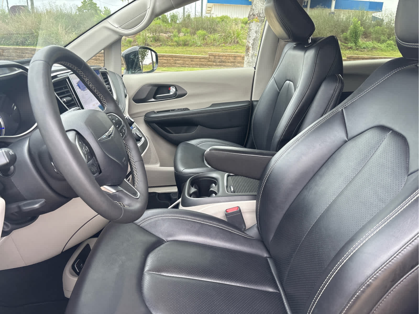2024 Chrysler Pacifica Hybrid Select
