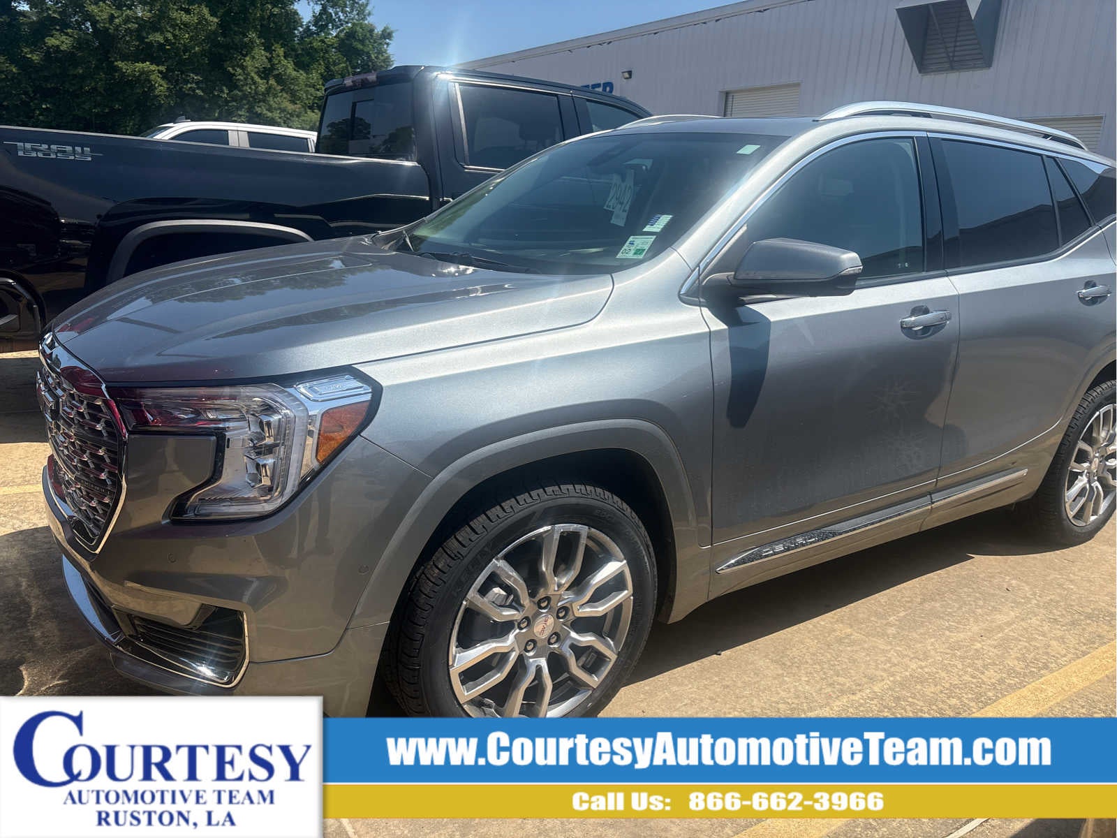 2023 GMC Terrain Denali AWD's photo