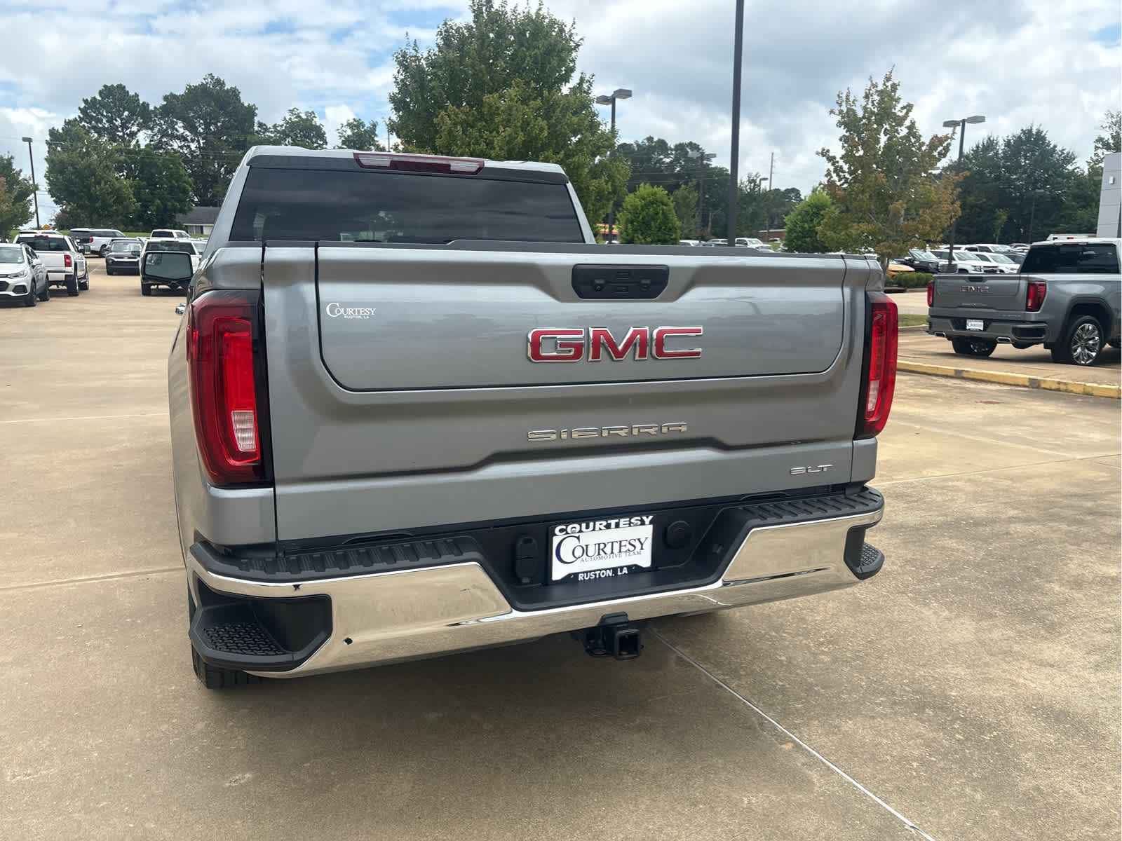 2025 GMC Sierra 1500 SLT
