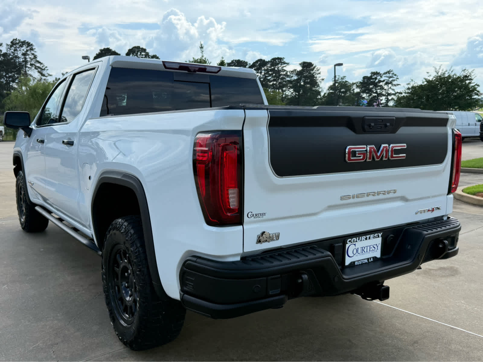 2024 GMC Sierra 1500 AT4X