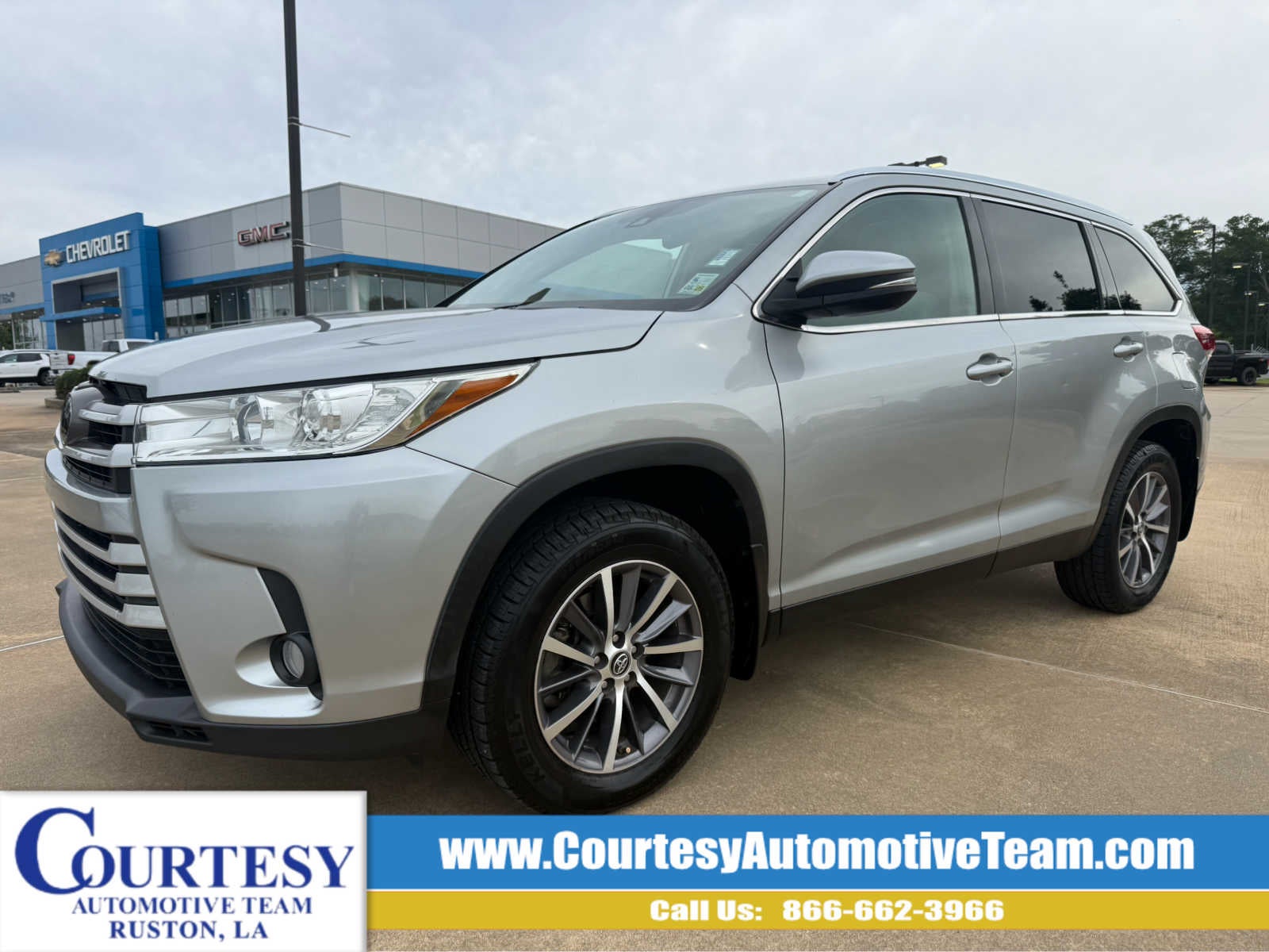 2019 Toyota Highlander SE