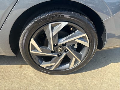 2025 Hyundai Elantra Hybrid Limited